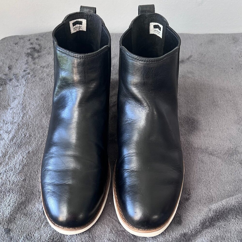 Timberland Women's Lakeville‎ Chelsea Black Boots in Size 9